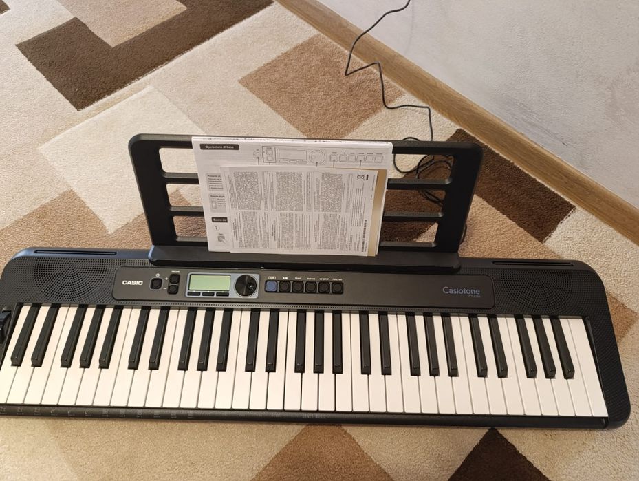 Vând ORGA Casiotonr CT/S300