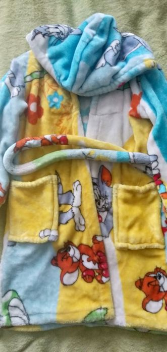 Детское пальто, безрукавка, халаты