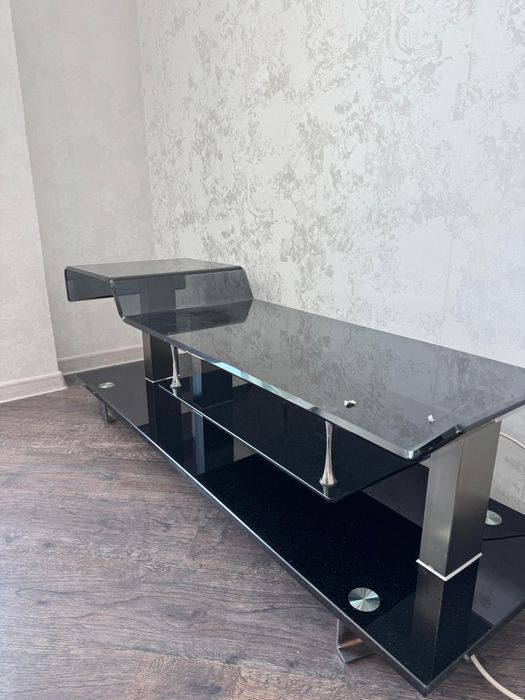 Тумбочка под ТВ