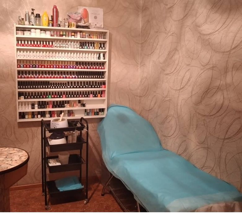 Продам   полку для лаков