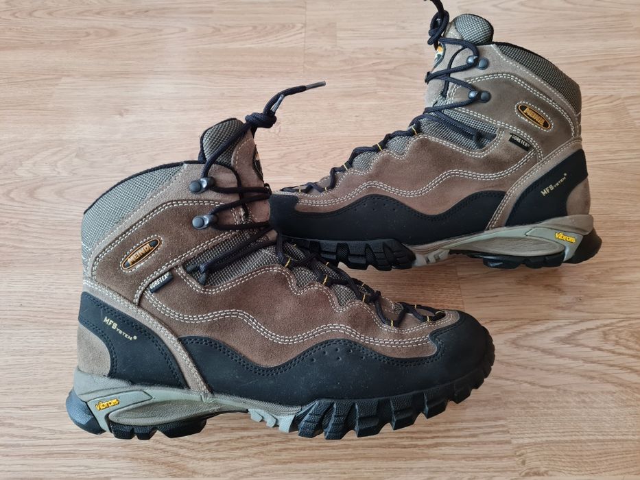 Bocanci drumetie Meindl goretex 45