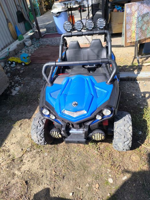 Детский автомобиль