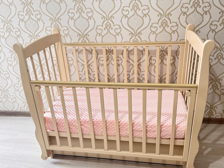 Детская кроватка