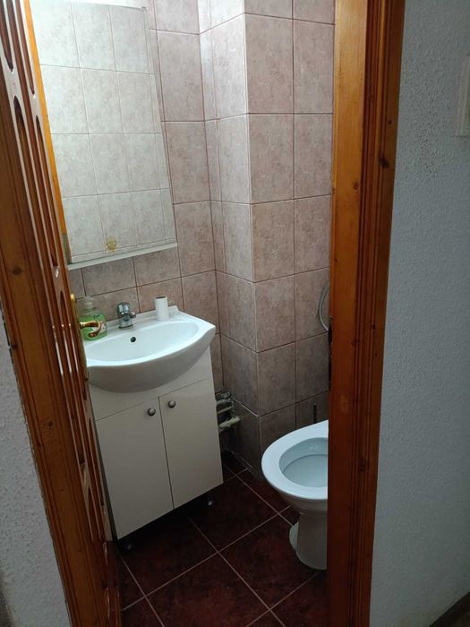 Inchiriez pe termen lung apartament 3 camere- 1 Mai, strada Stefan Berceanu