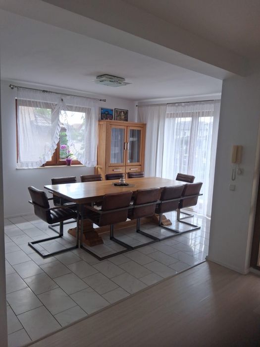 Casa cu etaj de vanzare zona f buna