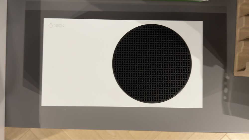 Продаю Xbox Series S