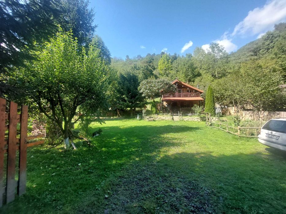 Casă la munte – Ocoliș | 1300 mp teren |