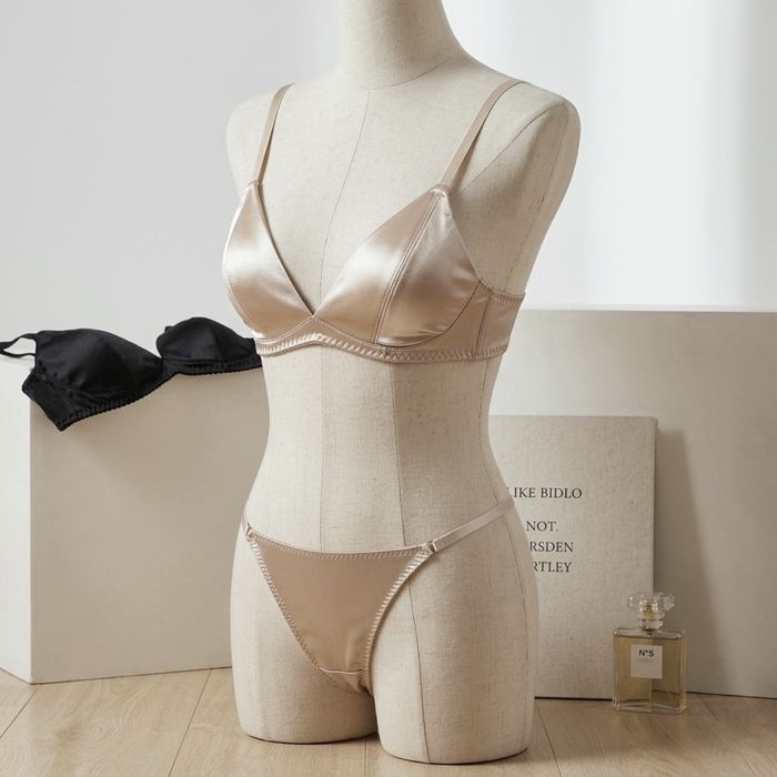 Нижнее белье в стиле Old money