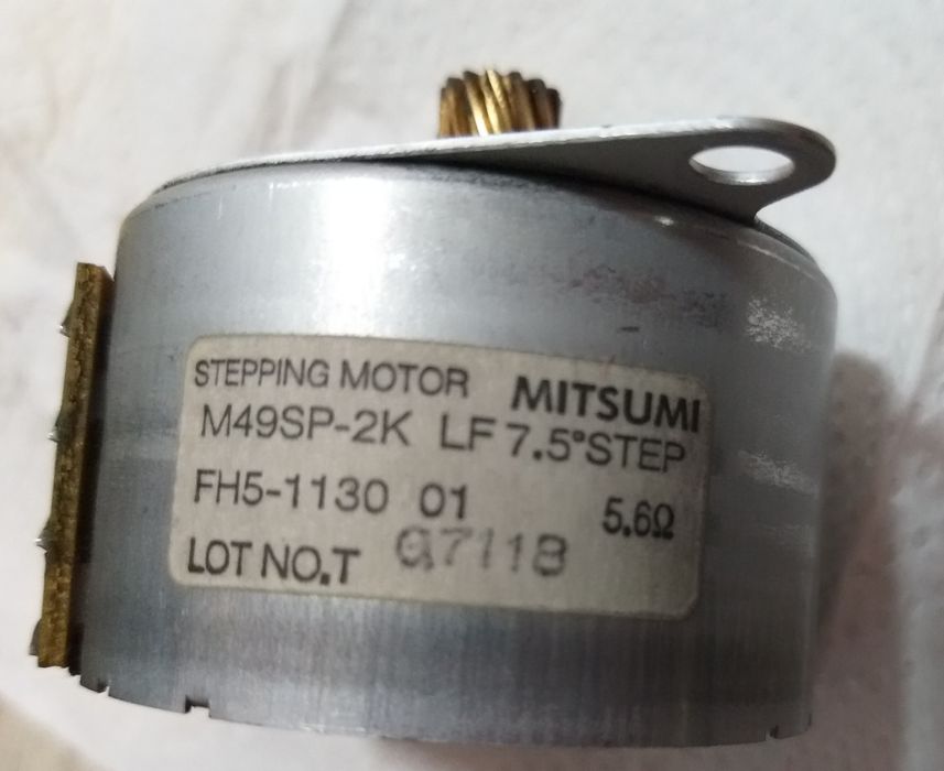 Шаговый двигатель Mitsumi M49SP-2K