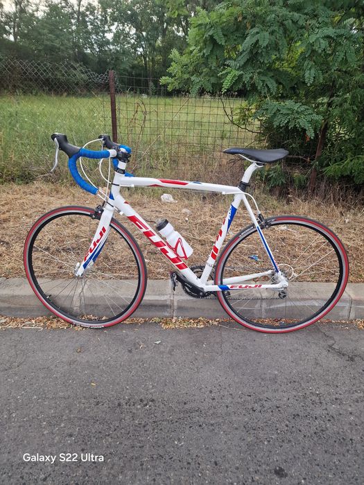 Bicicleta cursiera FUJI  performance 3
