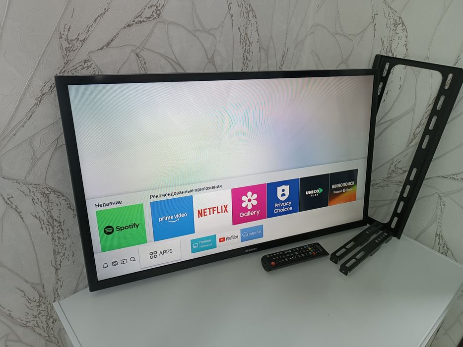 Телевизор SAMSUNG Смарт Tizen.