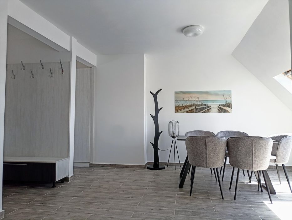 Дава се под наем Тристаен апартамент в Бургас, Възраждане - 100 кв.м за 561 € - Снимка #1