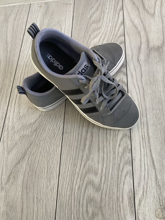 Vand tenisi barbati marimea 40