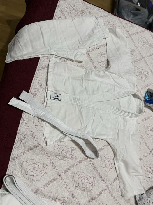 Продам кимоно для каратэ/дзюдо для мальчика