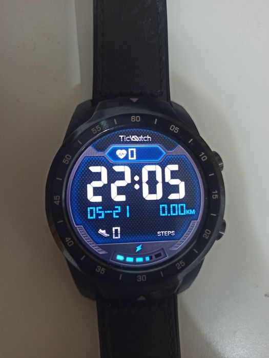 Смарт-часы TicWatch Pro