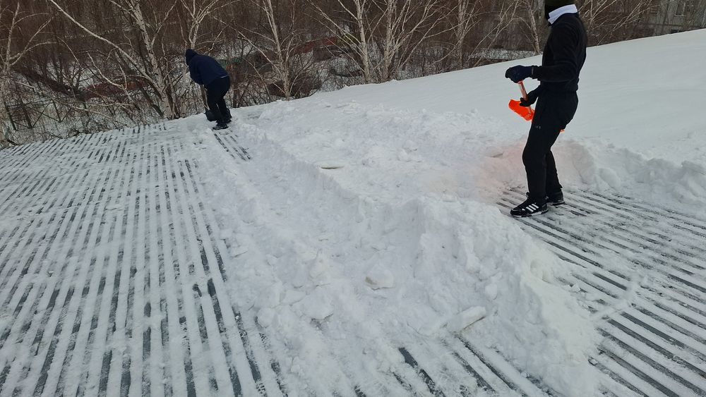 Ручная уборка снега в Астане