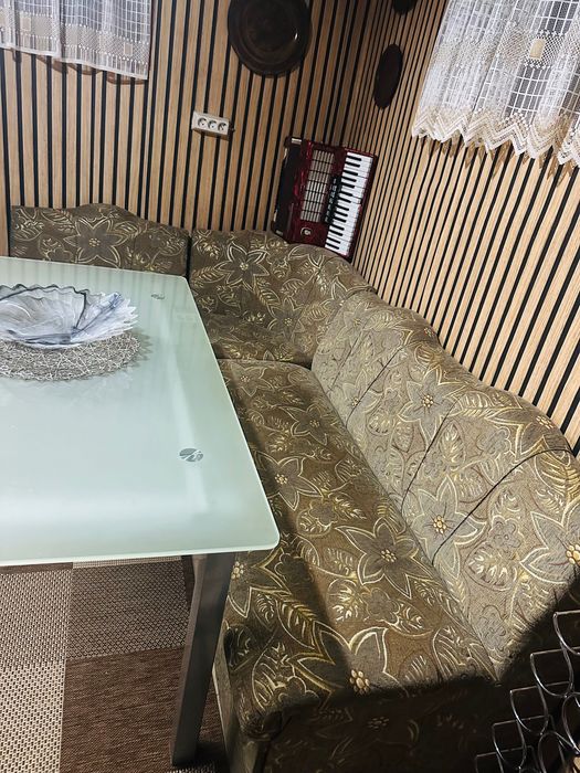 Разтегателен диван