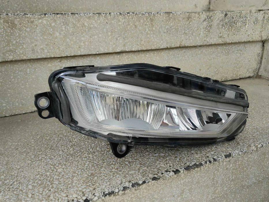 Халоген VOLVO FH5 LED десен / Халоген Волво ФХ5 Оригинален