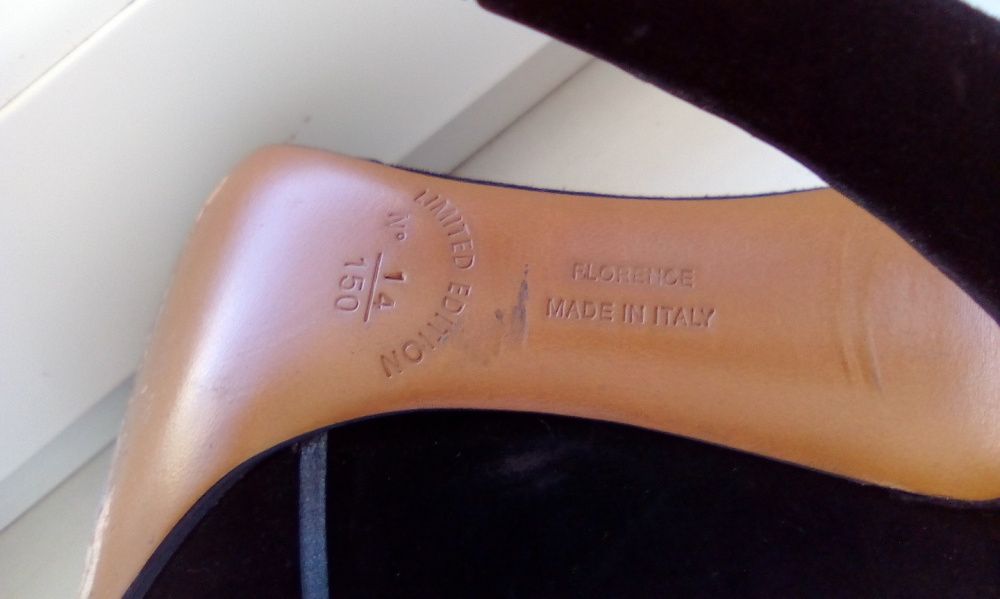 Pantofi Salvatore Ferragamo,originali,piele intoarsa,editie limitata