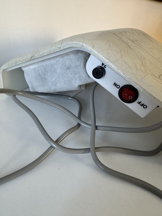 Aspirator praf unghii