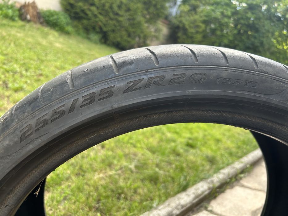 Pirelli p zero 255/35 zr20