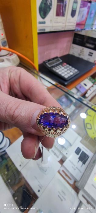 Золотое женское кольцо