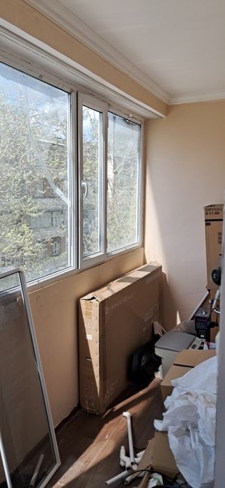 Срочна продаётся 1 комнатная квартира  в 5/1Б 9 этажка  3 этаж