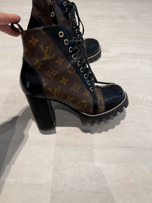 Louis Vuitton- боти перфектно качество.