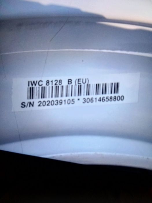 Se dezmembrează mașină de spălat Indesit de 8 kg