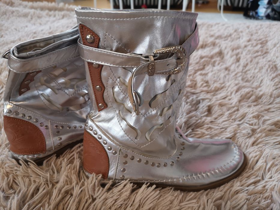 Есенни дамски екстравагантни ботуши