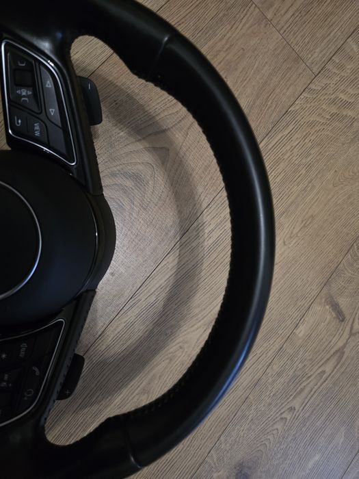 Volanl audi a4 b9 cu padele teșit!