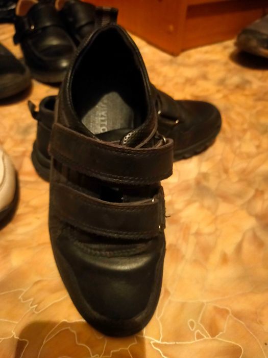 Продам детскую обувь