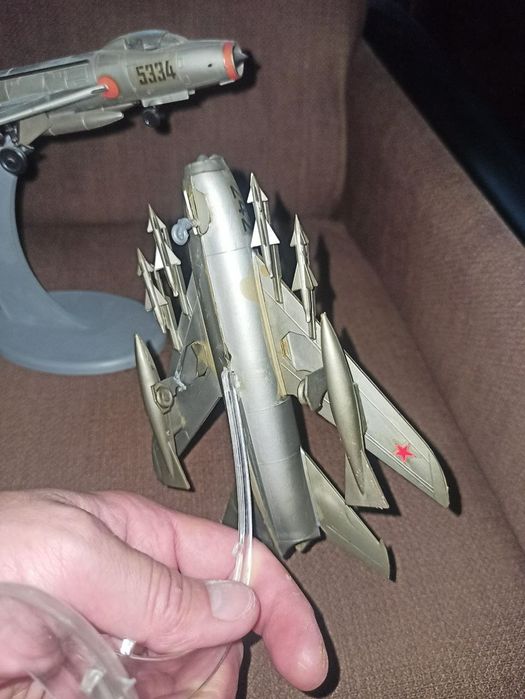 Модели СУ-7,МиГ-17,МиГ-19 пластикарт ГДР