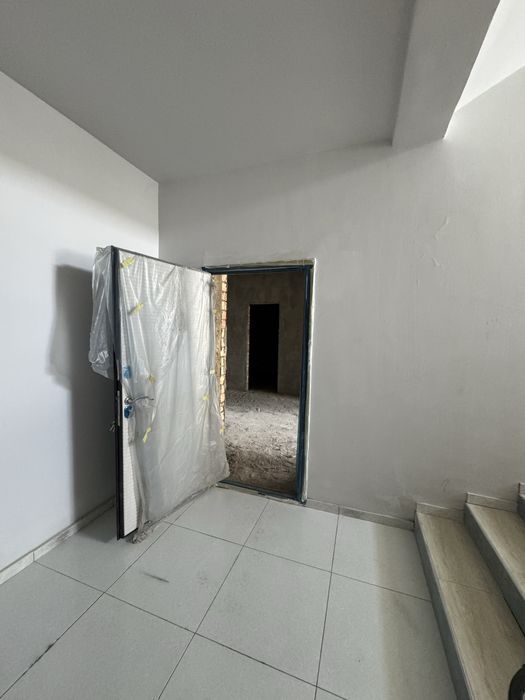 Продается квартира 126 кв, коробка, Аэропорт. Собственник