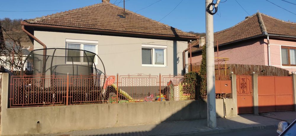 Casă de vânzare!!!