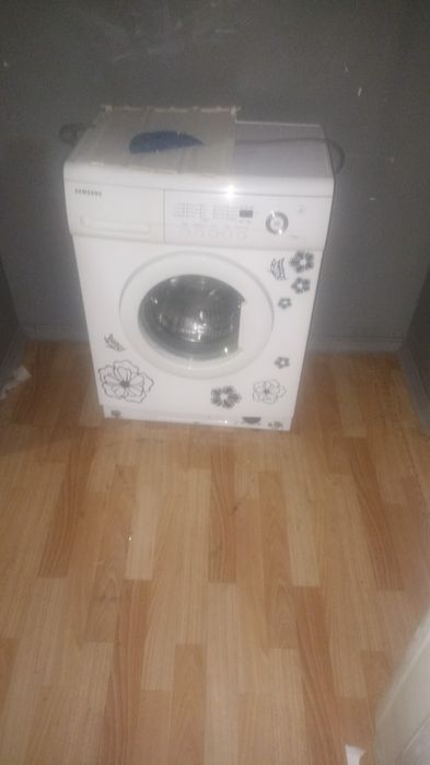 Продаю стиралку машинку автомат samsung
