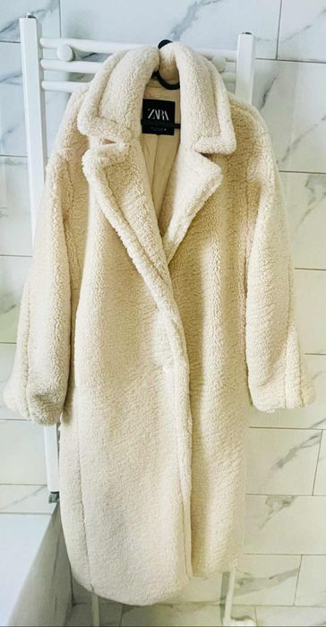 Palton Teddy de la Zara