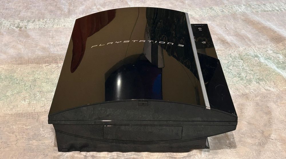 Vând PlayStation 3 Phat