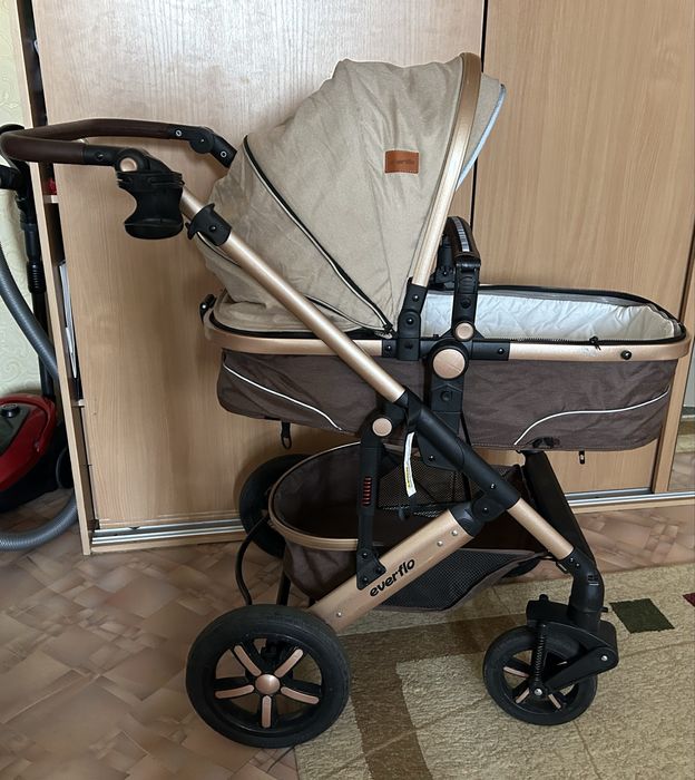 Продам коляску Everflo