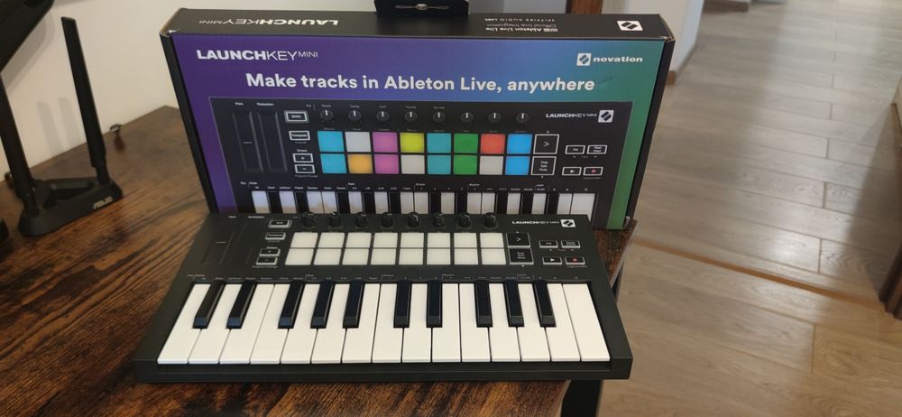 Controller midi Novation Launchkey mini