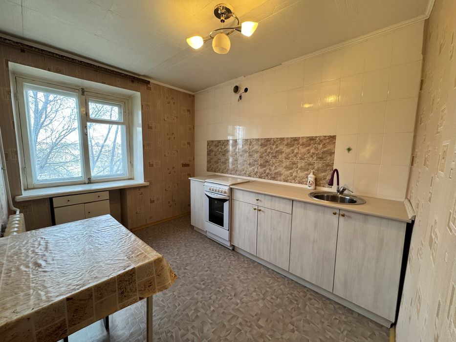 Продаём 2 комн. кв по ул. Гапеева 1