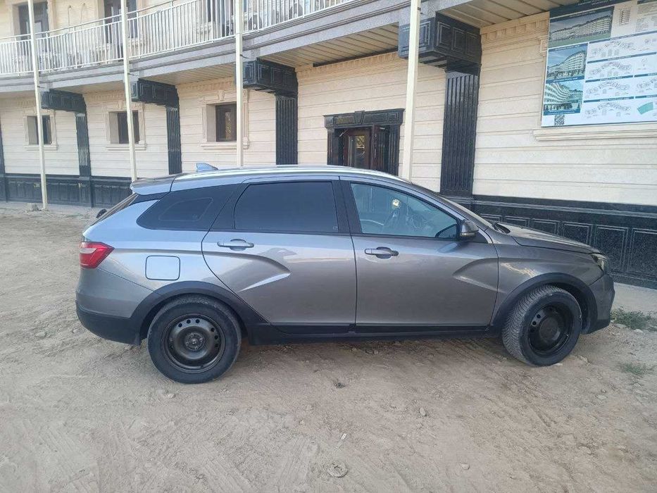 Lada kiros 2019ga 2020 gen chiqadi  9500$ kelishamiz