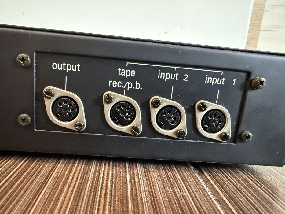 Еквалайзер Alecto