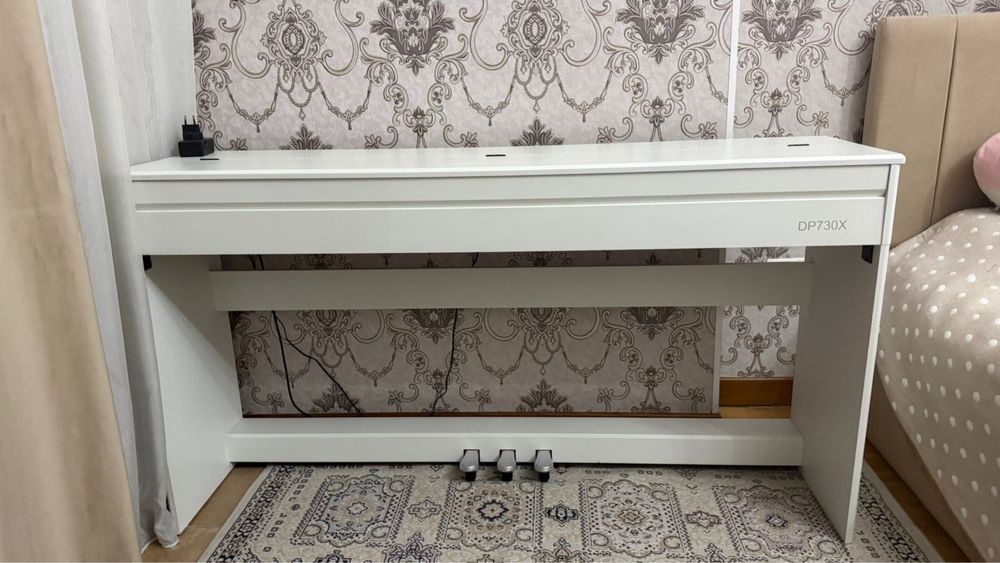 Продам цифровое пианино Lexington