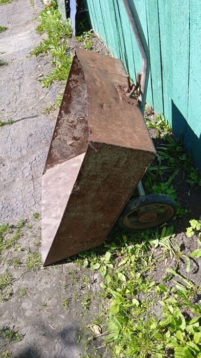 Продам мебель, ёмкости, газ. балоны