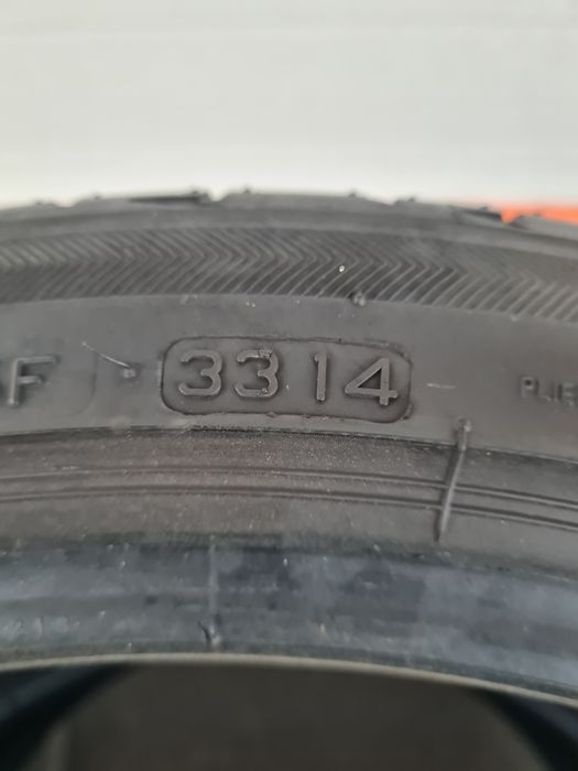 Летни гуми 2 броя BRIDGESTONE Potenza S001 215 40 R17 дот 3314