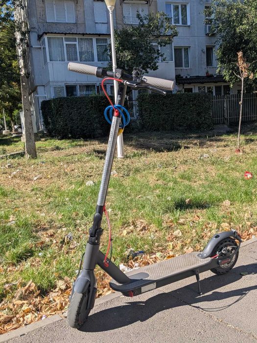 Trotineta electrica M365, viteza 31km, autonomie aproximativ 20 km