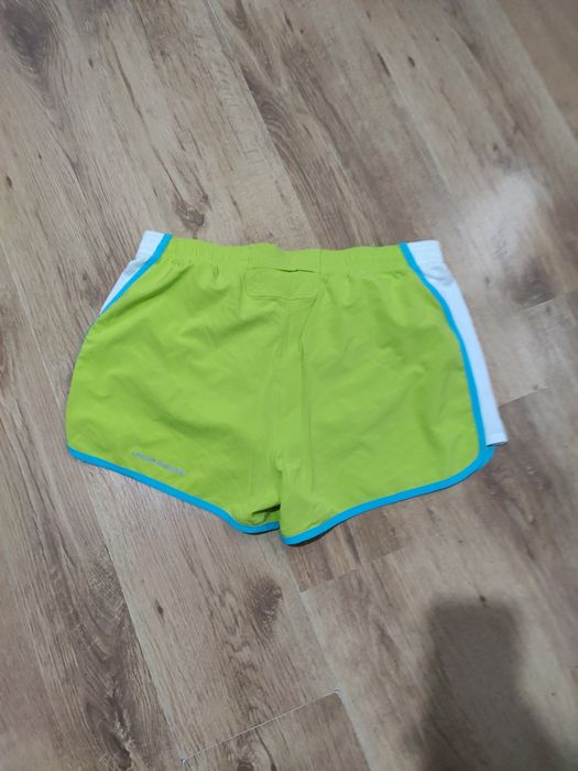 Pantaloni scurți de damă Under Armour mărimea L