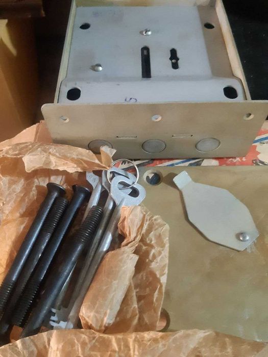 Замок накладной гаражный новый