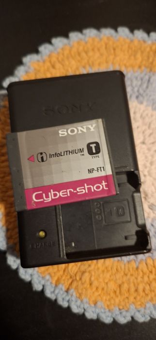 Acumulator Sony NP-FT1 si incarcator BC-CSK